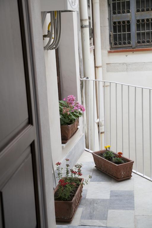 Sirhouse - Boutique Apartment In Ortigia Сиракуза Стая снимка
